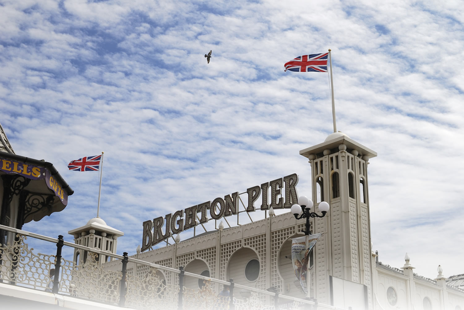 entrance to brighton pier east sussex england image